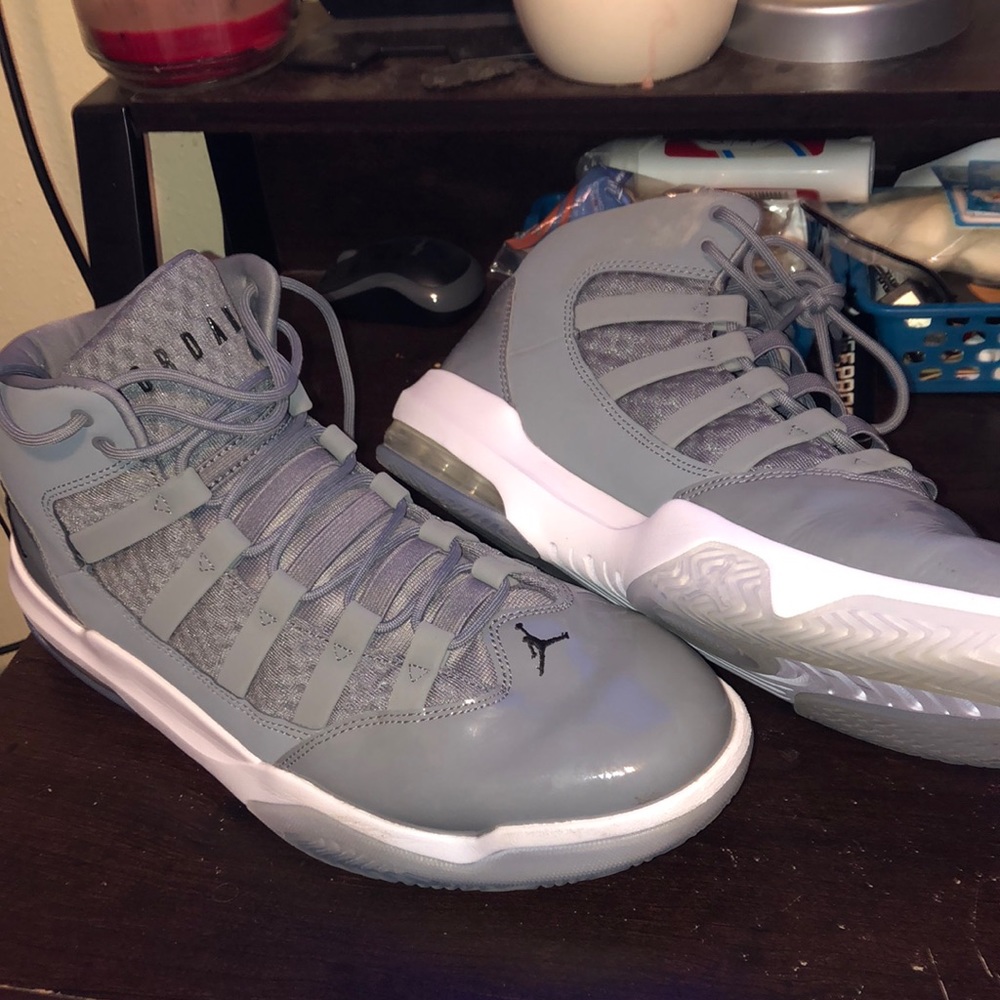 Air jordan aura men’s basketball shoes size 12